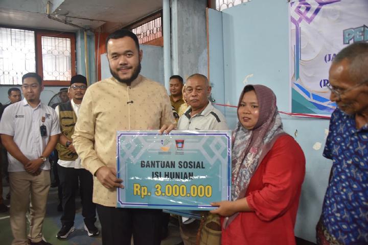 Sinergi Pusat-Daerah: Wali Kota Padang Salurkan Bantuan Presiden Prabowo bagi Korban Bencana Hidrometeorologi