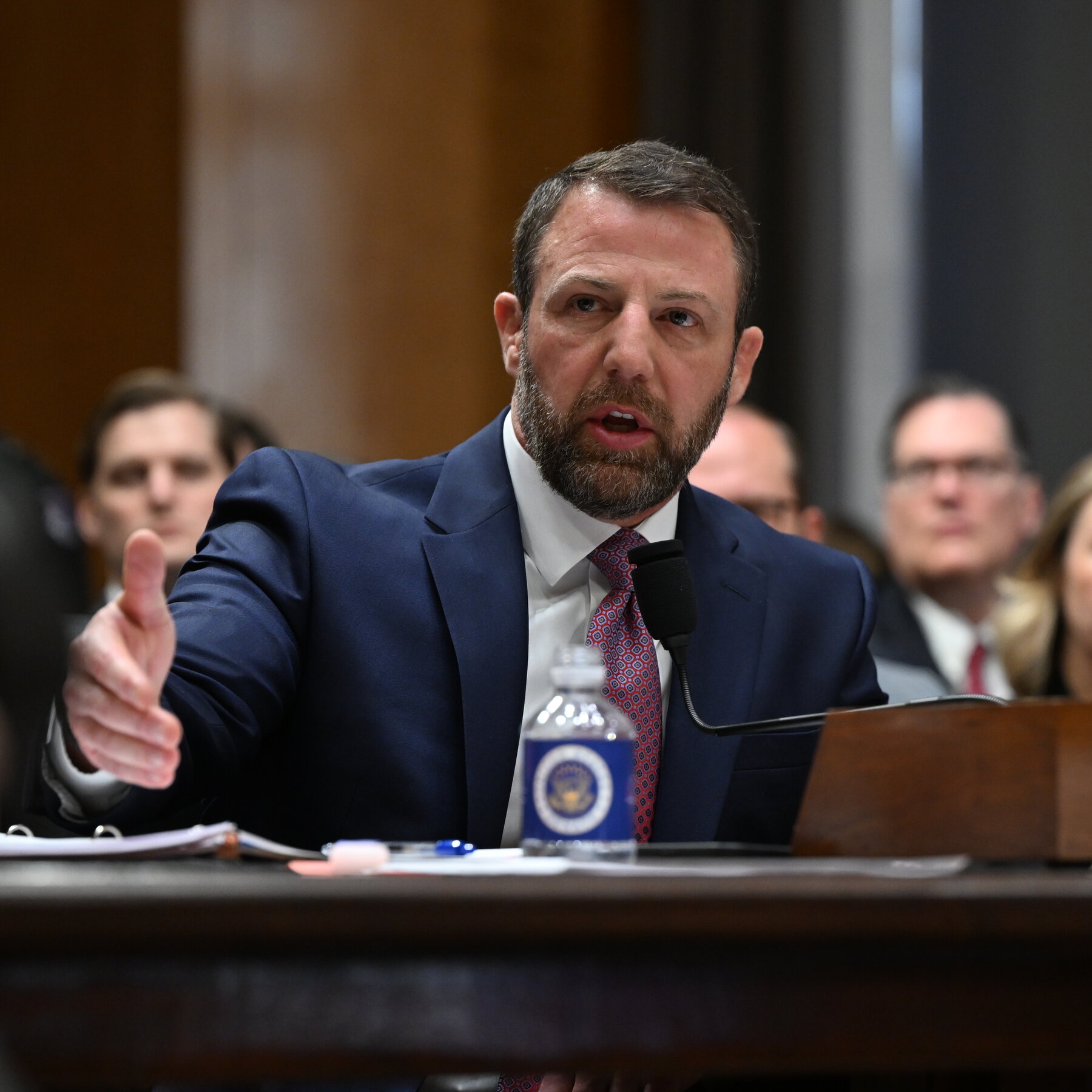 Senator Pilihan Trump Diam-diam Jajaki Kesepakatan Imigrasi Bipartisan yang Ditolak Gedung Putih