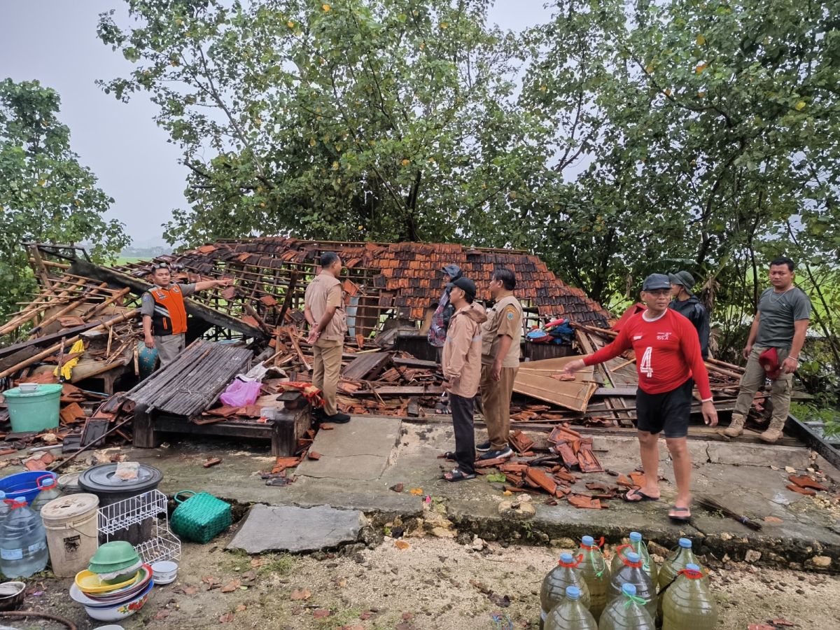 Ratusan Rumah Rusak Akibat Bencana Hidrometeorologi di Jawa Tengah dan Jawa Barat