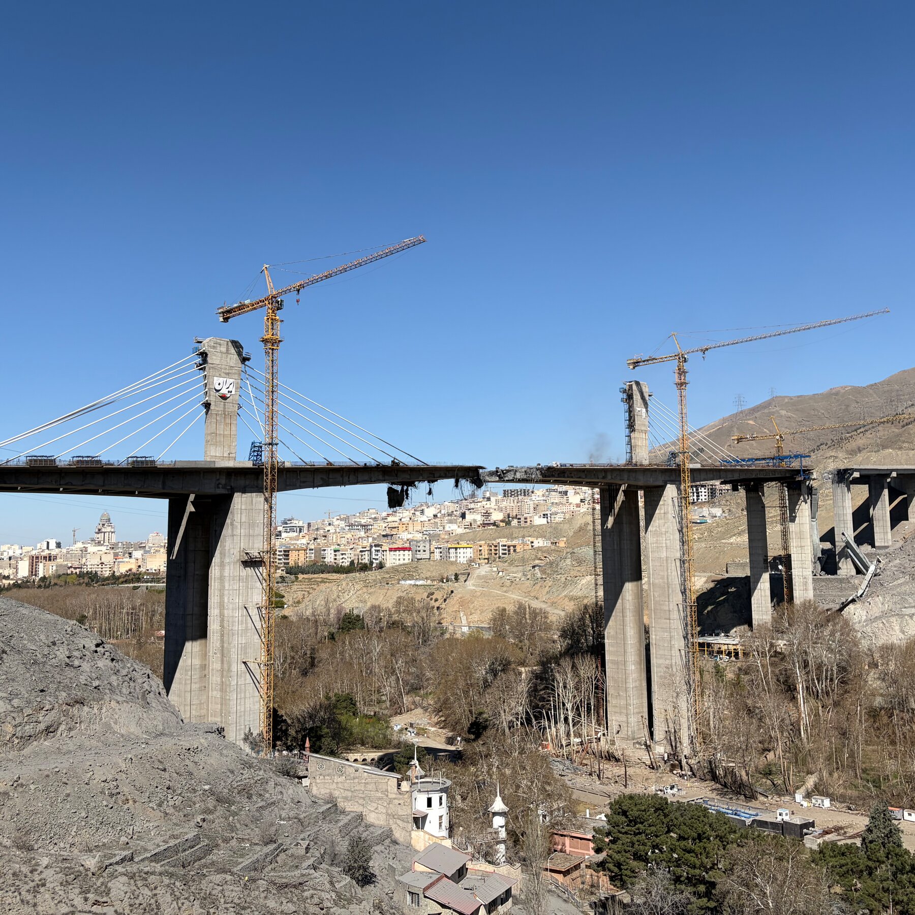 Jet Tempur AS Jatuh di Iran, Operasi SAR Krusial dalam Bayang-bayang Ketegangan