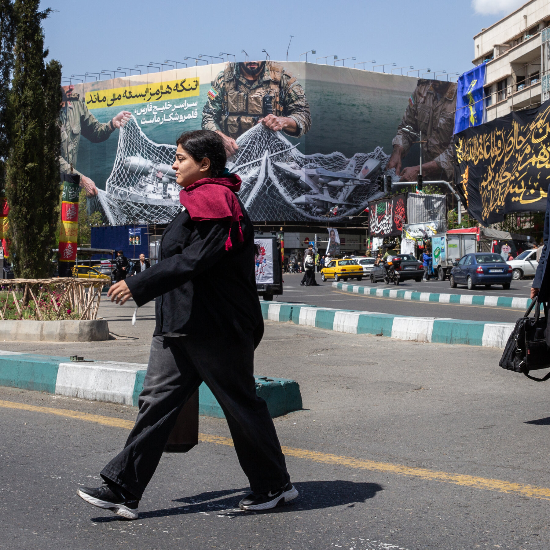 Trump Ancam Serang Fasilitas Iran, Desak Pembukaan Selat Hormuz Penuh