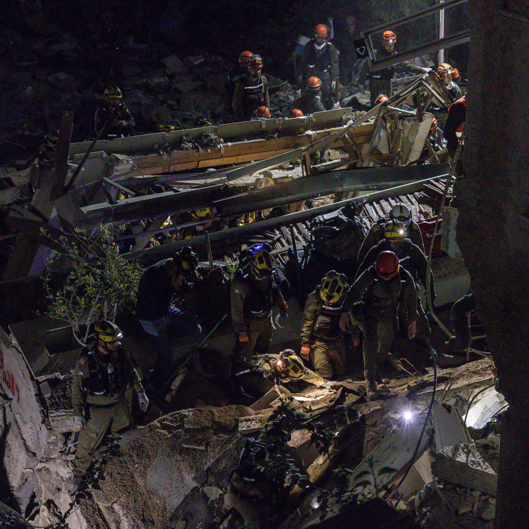 Serangan Rudal Iran Tewaskan Empat Warga di Haifa, Sistem Pertahanan Udara Israel Gagal Total