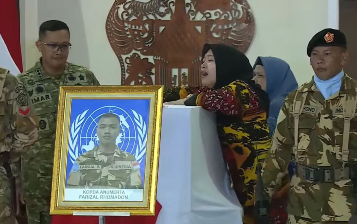 Duka Bangsa Iringi Kedatangan Jenazah Tiga Prajurit TNI Kontingen Garuda dari Misi Lebanon