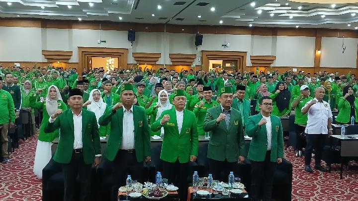 Mardiono Perintahkan Kader PPP Sumbar Aktif di Pemulihan Bencana dan Ketahanan Ekonomi