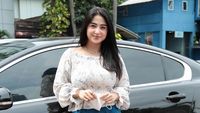 Dewi Perssik Serahkan Bukti Laporan Dugaan Pencatutan Akun Medsos ke Polisi