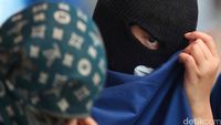 Polisi Ringkus Dua Pencopet HP Turis Belanda di Depan Stasiun Tanah Abang