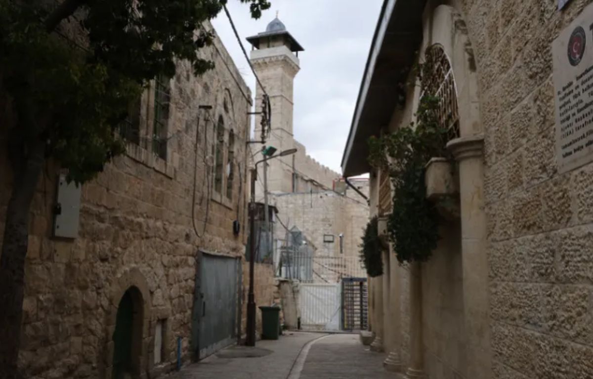 Pasukan Israel Tutup Masjid Ibrahimi di Hebron: Jamaah Dipaksa Keluar Tanpa Batas Waktu