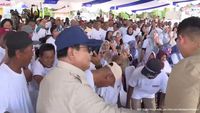 Momen Spontan Presiden Prabowo Sapa Warga Gorontalo, Paspampres Bergeser