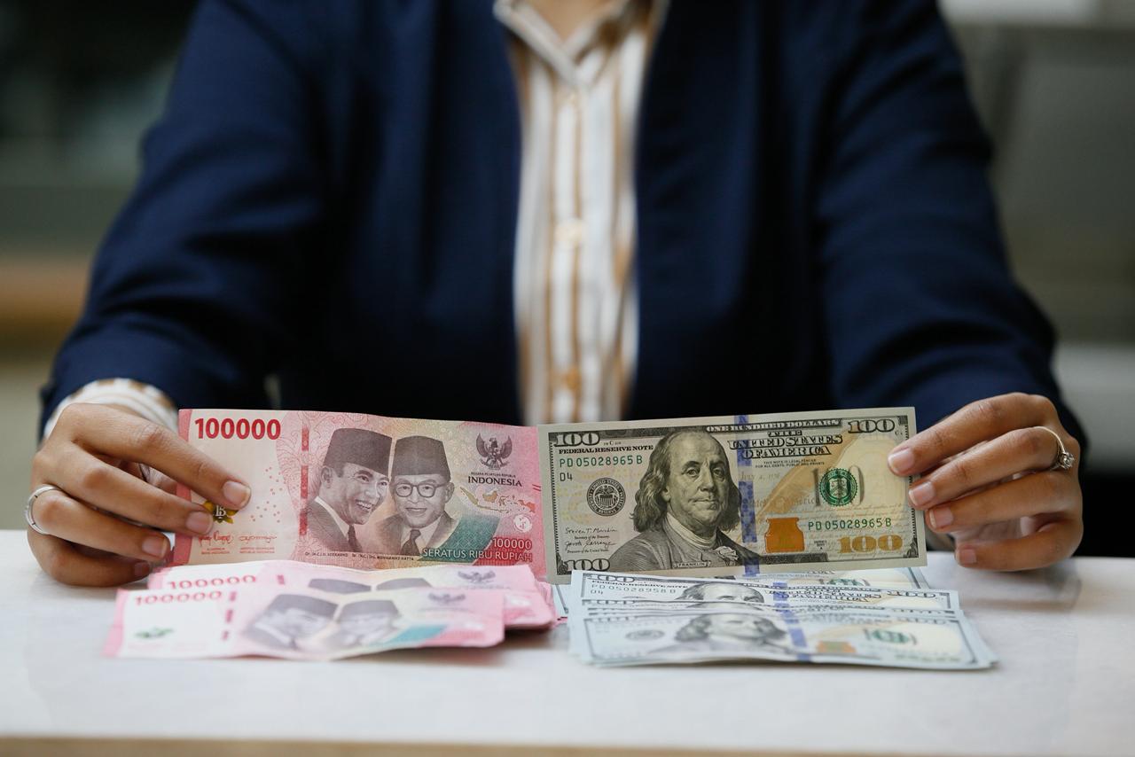Rupiah Tembus Rp17.661 per Dolar AS, Pasar Panik dan BI Diprediksi Siaga Intervensi