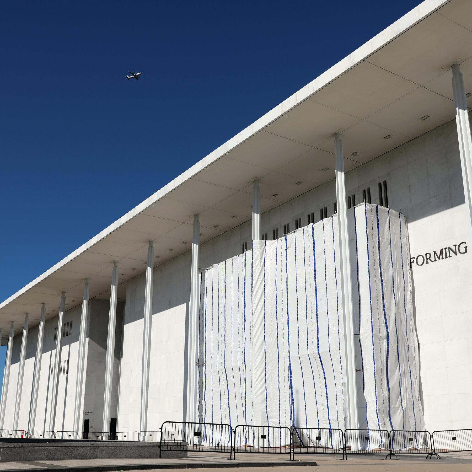 Nama Donald Trump Lenyap dari Fasad Kennedy Center, Misteri Penyingkiran Semakin Dalam