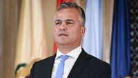 Adrian Vestea Resmi Jabat PM Rumania: Misi Berat Reformasi Pro-Barat Menanti