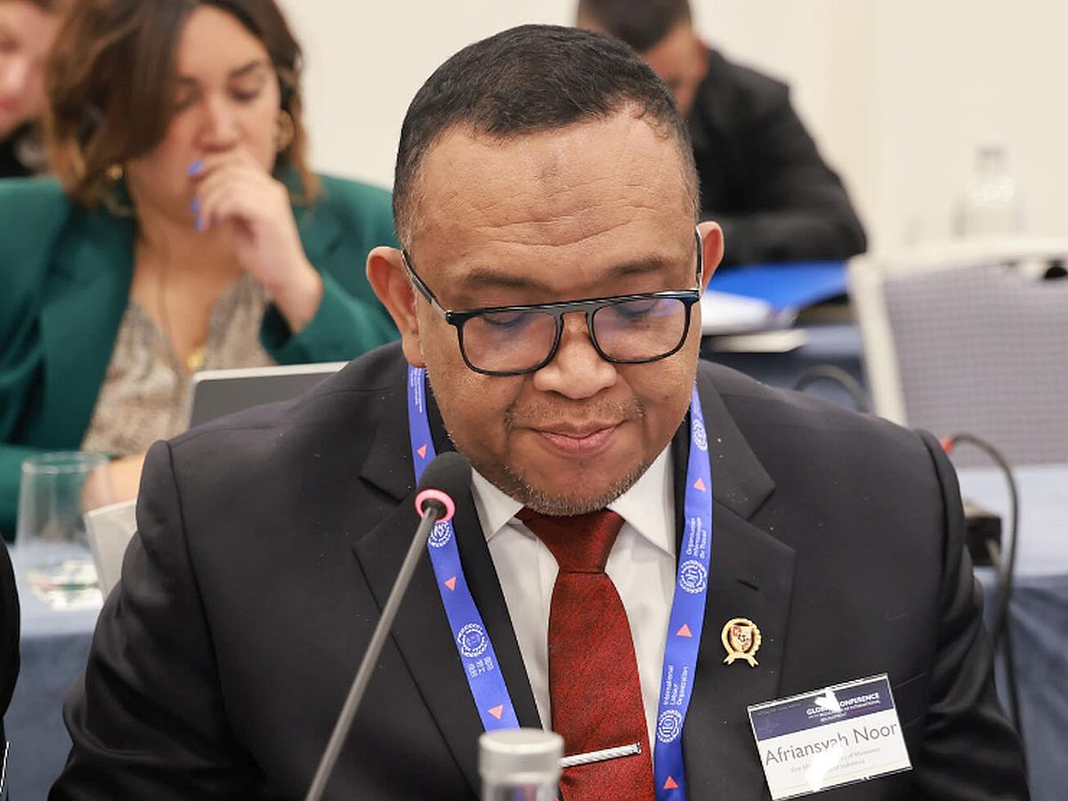 Wamenaker Mendesak Revisi Ordonansi UAP 1930 Guna Adaptasi Keselamatan Kerja Modern