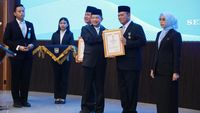 Presiden Prabowo Anugerahkan Satyalancana Wira Karya kepada Enam Tokoh Maritim