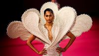 Manish Malhotra Cetak Sejarah di Paris Haute Couture dengan Koleksi Penuh Duka