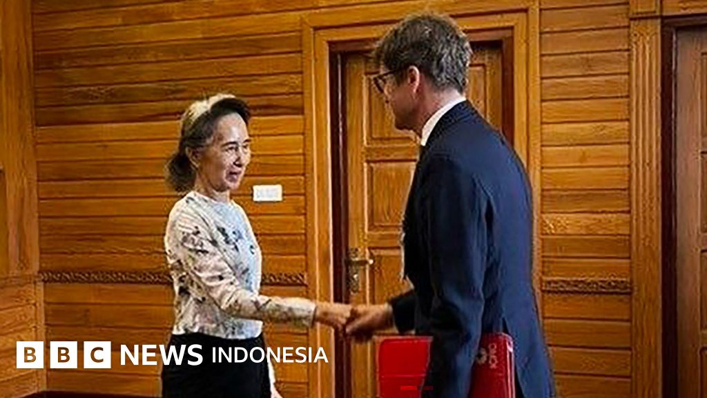 Penampakan Pertama Aung San Suu Kyi dalam 2,5 Tahun: Analisis Pesan Junta Militer Myanmar