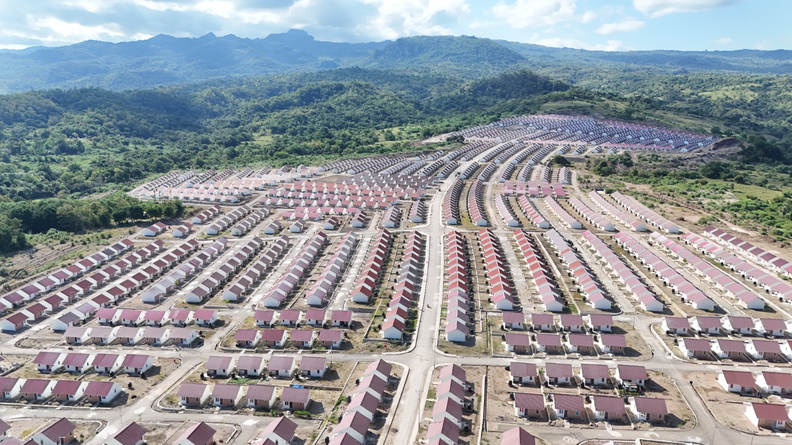 Pemerintah Serahkan Ratusan Rumah Khusus untuk Eks Pejuang Timor Timur di Kupang